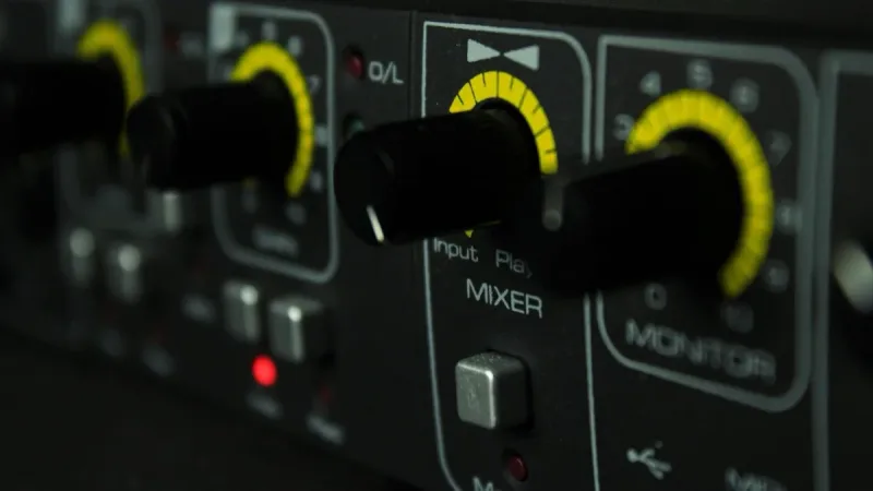 10 Best 4 Channel Wireless Microphone Systems Reviewed