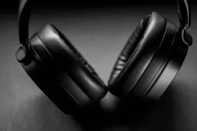The Best Wireless Headset Microphones for Pastors and Worship Leaders