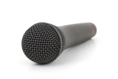 Adjusting microphone sensitivity settings on a computer